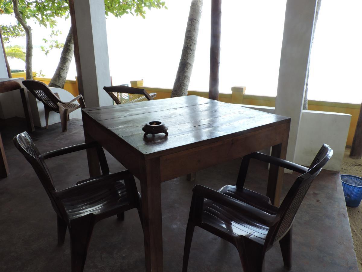 Reggae Zone Beach Resort Tangalle Bagian luar foto