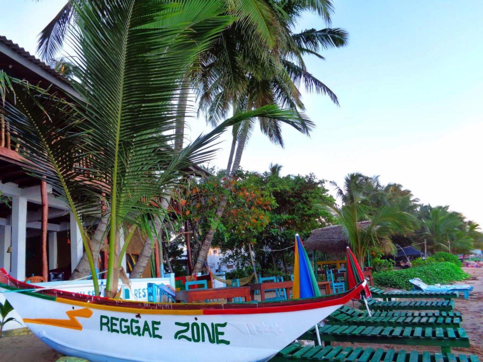 Reggae Zone Beach Resort Tangalle Bagian luar foto